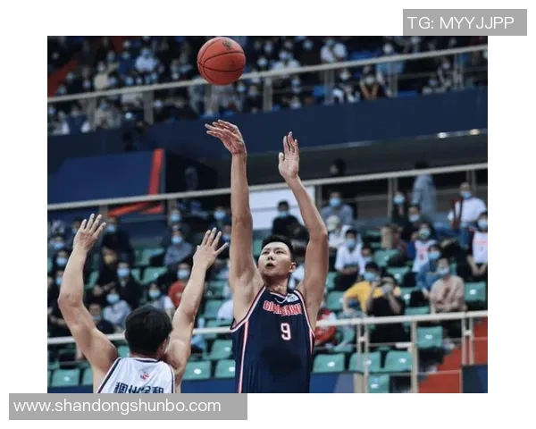 哪家足球俱乐部在新赛季表现最强劲球员表现分析与战术探讨